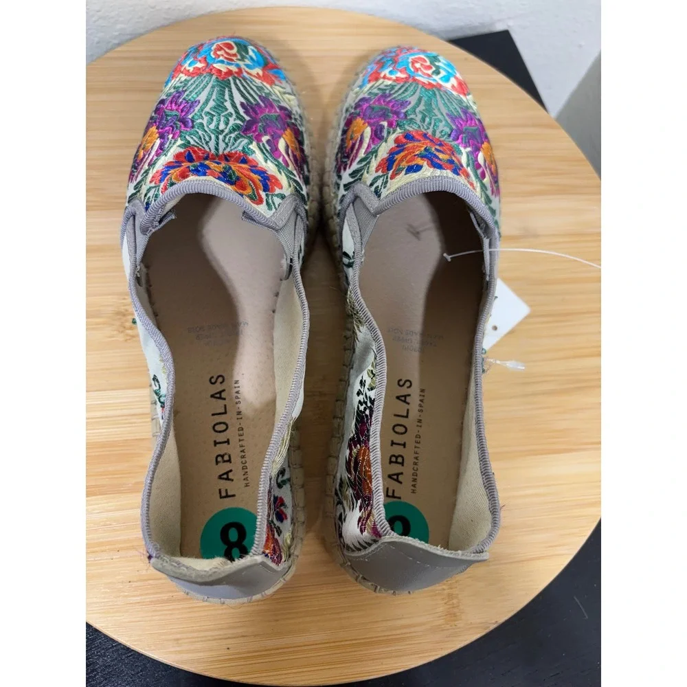 Fabiolas Espadrilles Size 8 Floral Embroidered Silver Handcrafted Spain EU 39